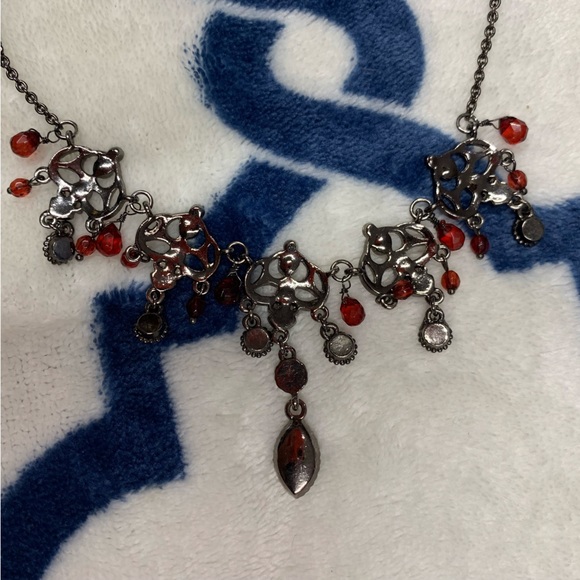 VTG Vida Jewels Victorian Gothic Style Red Bead Silver Tone Drop Necklace - Picture 7 of 7
